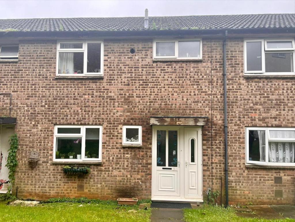 Maidencastle, Northampton NN3 3 bed terraced house £1,050 pcm (£242 pw)