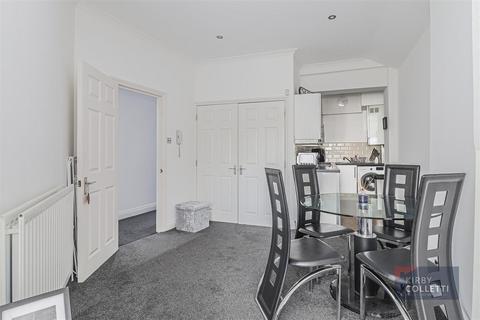 1 bedroom flat for sale, High Street, Hoddesdon