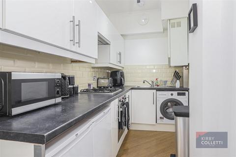 1 bedroom flat for sale, High Street, Hoddesdon