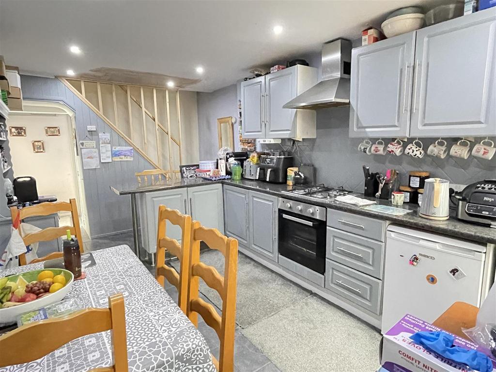 Alexandra Road, St. Austell 2 bed semidetached house for sale £200,000