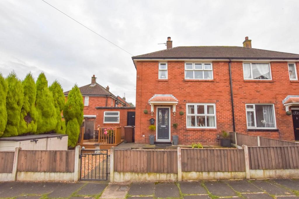 Kingsley Avenue, Worsley Mesnes... 2 bed semidetached house £125,000