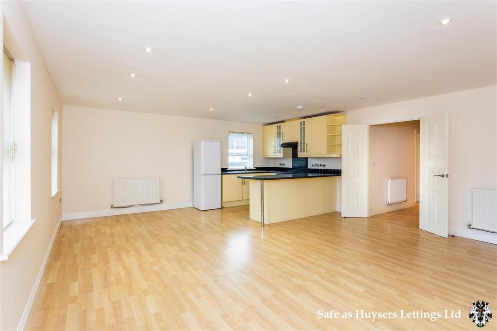 Open plan lounge/kitchen