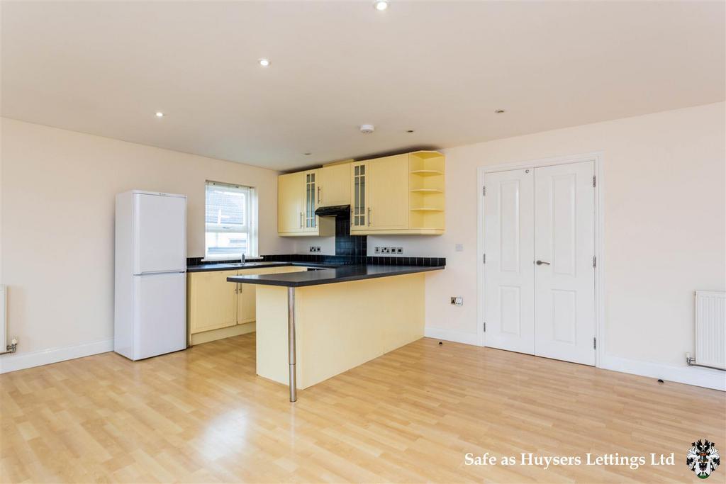 Open plan lounge/kitchen