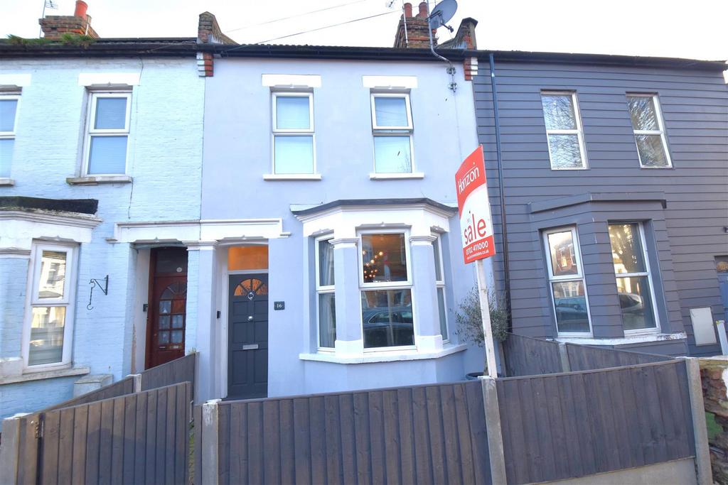 Salisbury Avenue, WestcliffOnSea 3 bed terraced house for sale £300,000