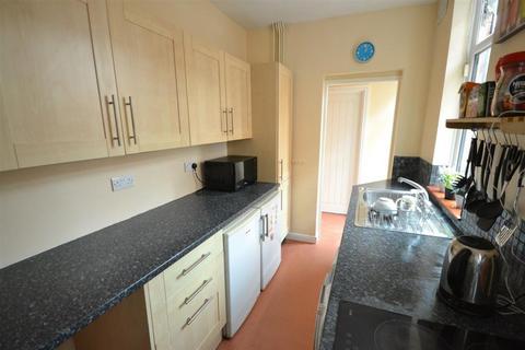 4 bedroom terraced house to rent, Bulwer Road, Leicester