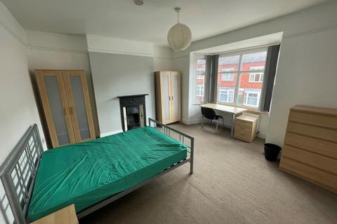 4 bedroom terraced house to rent - Thurlow Road, Leicester