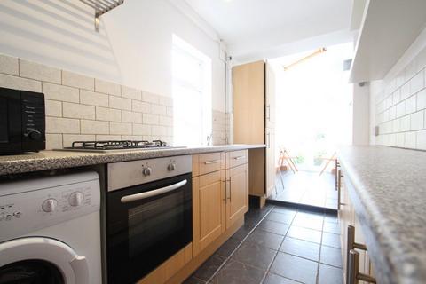3 bedroom terraced house to rent - Hartopp Road, Leicester