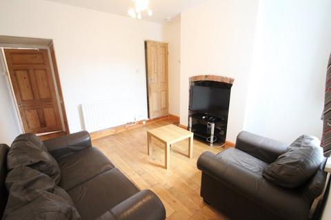 3 bedroom terraced house to rent, Hartopp Road, Leicester