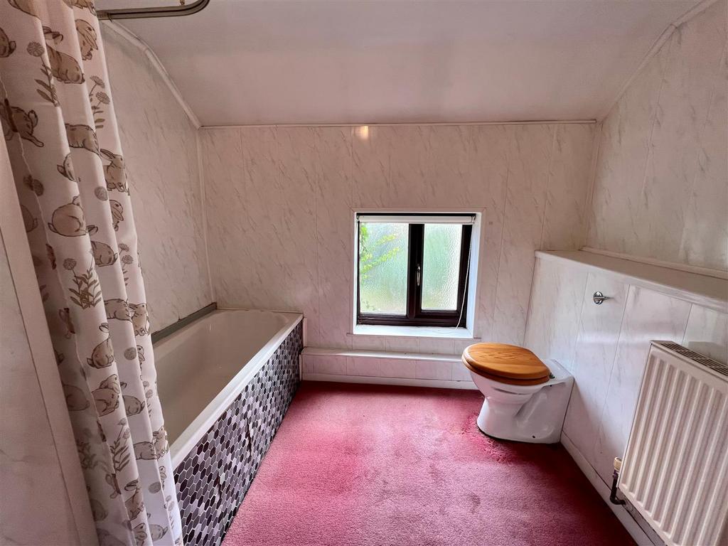 Bathroom.jpg
