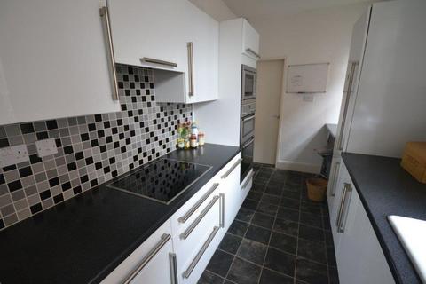 3 bedroom terraced house to rent, Tennyson Street, Leicester