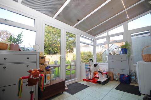 52 School Road, Upper Beeding, Steyning, BN44 3HY