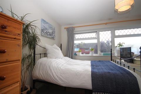 52 School Road, Upper Beeding, Steyning, BN44 3HY
