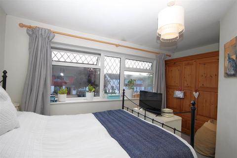 52 School Road, Upper Beeding, Steyning, BN44 3HY