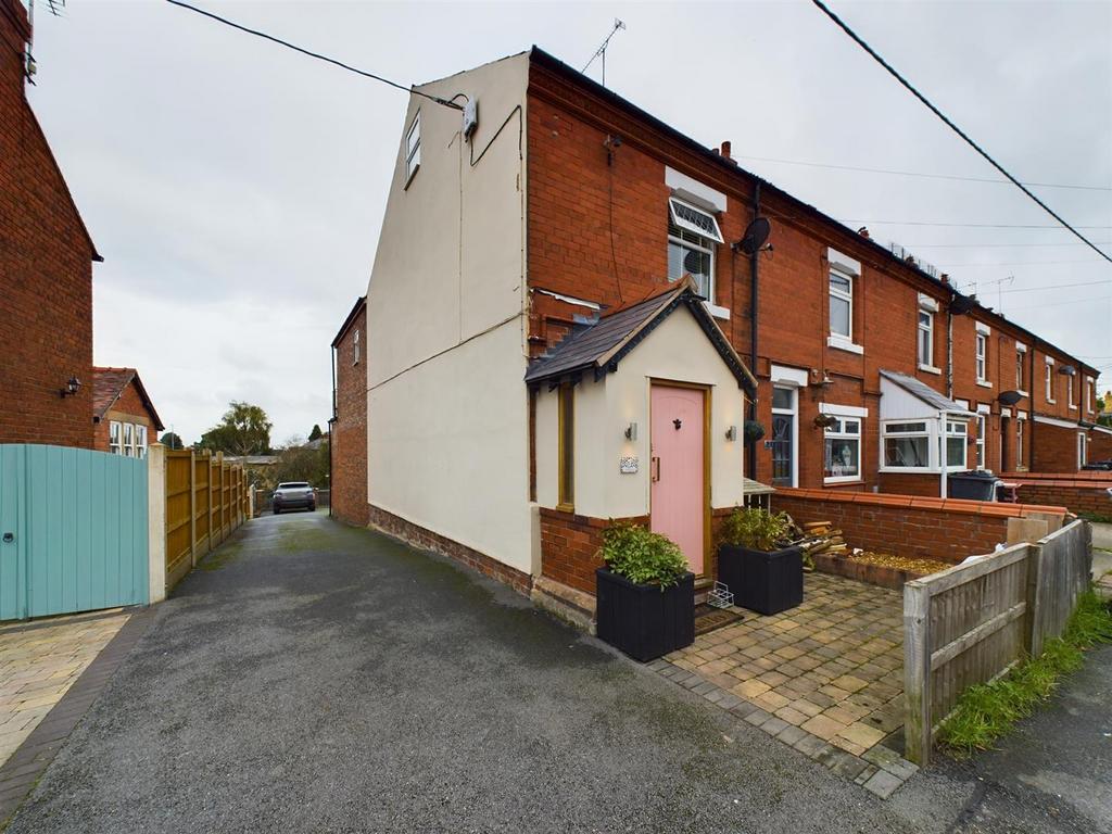 Vicarage Lane, Gresford, Wrexham 3 bed end of terrace house for sale