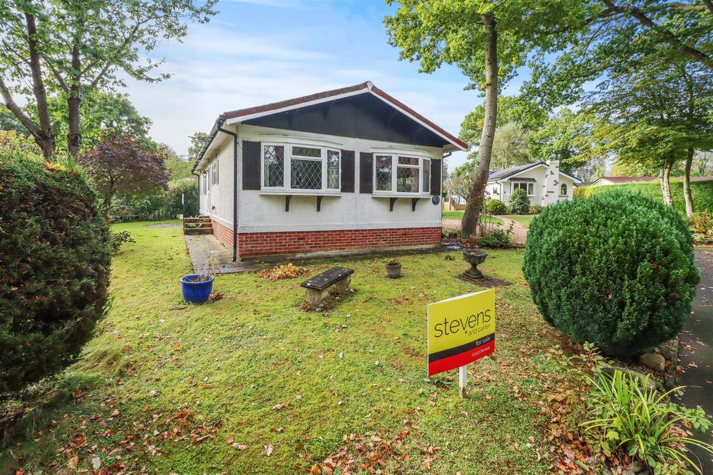 Badgers Walk, Deanland Wood Park 2 bed park home for sale £210,000