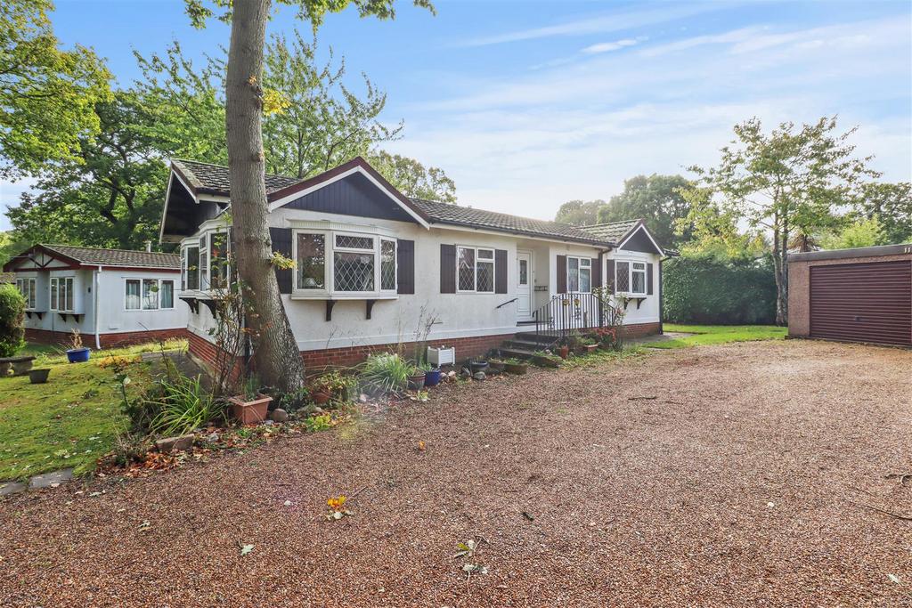 Badgers Walk, Deanland Wood Park 2 bed park home for sale £210,000