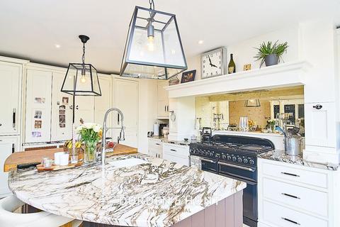 57 Queens Road, Loughton, IG10 1RR