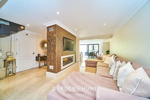 57 Queens Road, Loughton, IG10 1RR