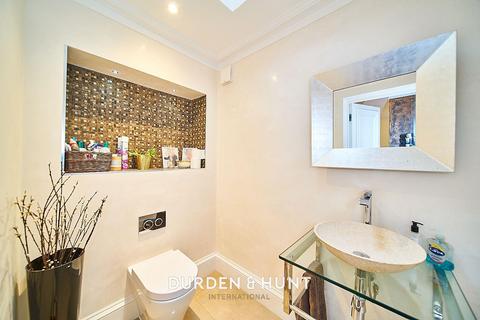 57 Queens Road, Loughton, IG10 1RR