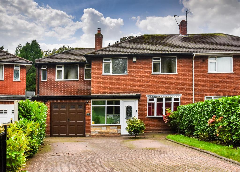 31 Oaks Crescent, Chapel Ash, Wolverhampton 4 bed semidetached house