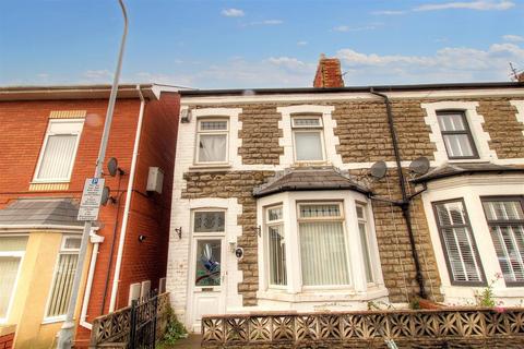 3 bedroom end of terrace house for sale - Pyke Street, Barry
