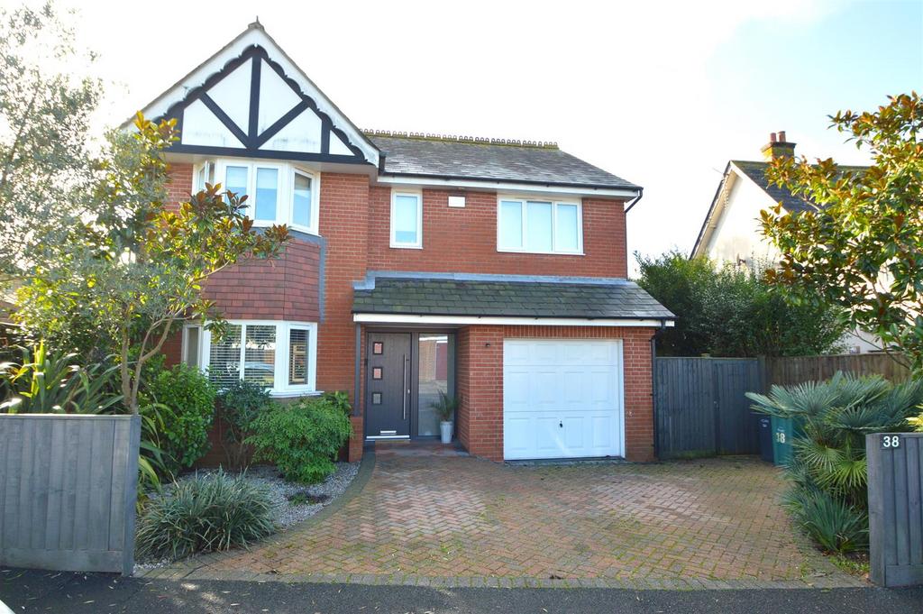 ELMFIELD, RYDE 4 bed detached house £475,000