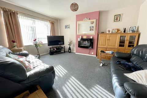 17 Dacombe Close, Upton, Poole, BH16 5JP