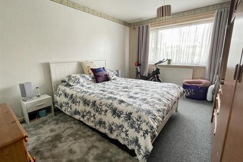 17 Dacombe Close, Upton, Poole, BH16 5JP