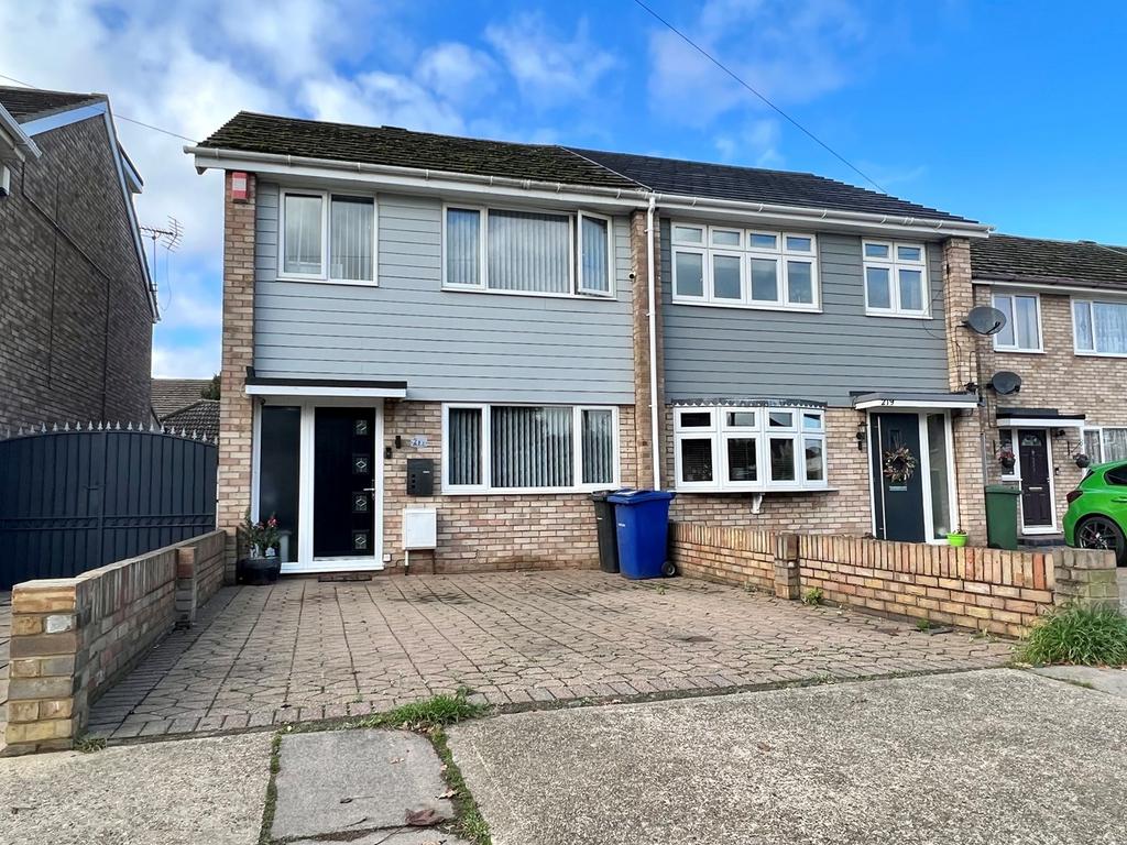 Branksome Avenue, StanfordleHope, SS17 3 bed semidetached house for