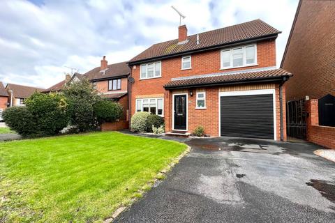 4 bedroom detached house for sale, Cameron Close, Stanford-le-Hope, SS17