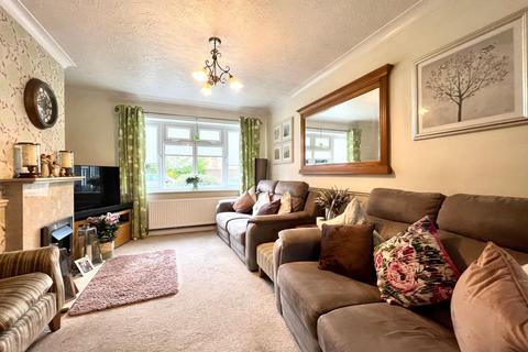 10 Cameron Close, Stanford-le-hope, SS17 8EY
