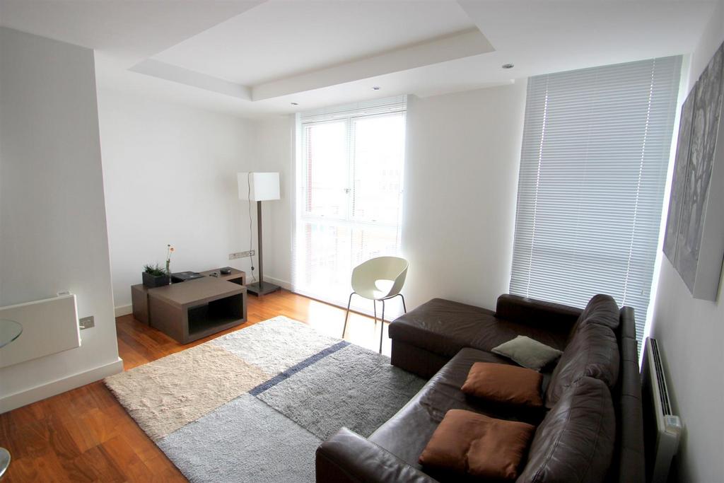 Admiral House, Newport Road, Cardiff 1 bed apartment £950 pcm (£219 pw)