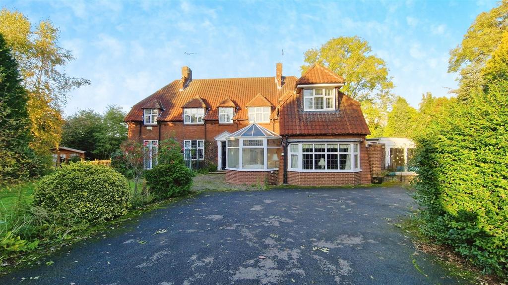 Green Lane, Tutbury, BurtonOnTrent 4 bed house for sale £800,000