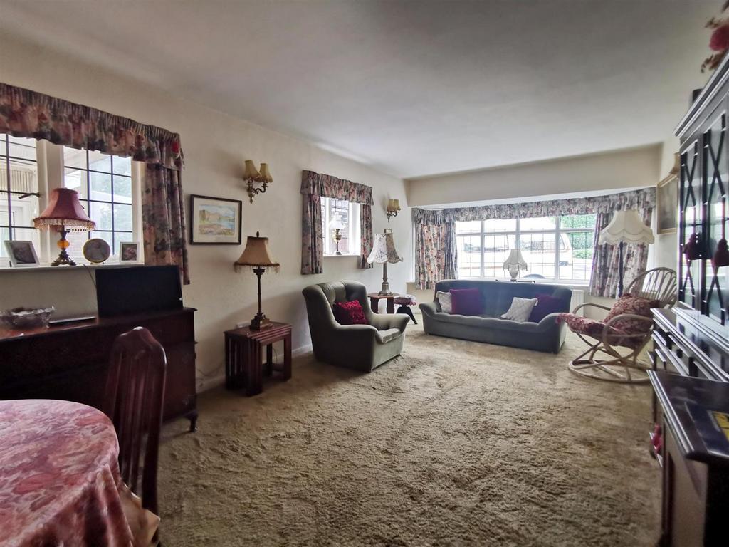 Green Lane, Tutbury, BurtonOnTrent 4 bed house for sale £800,000