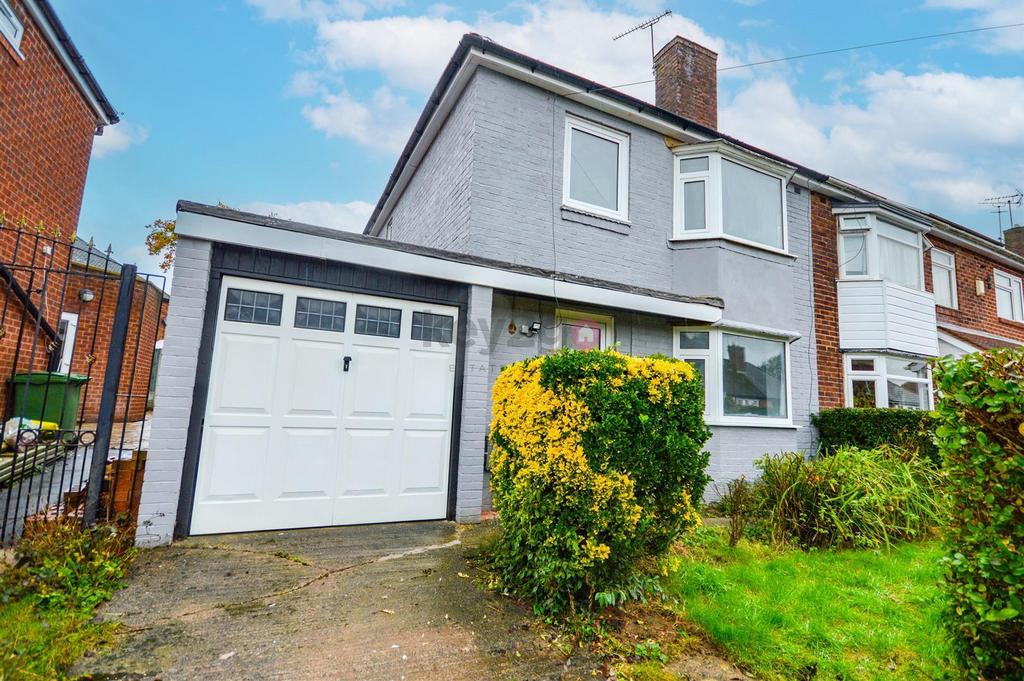 Bowman Drive, Gleadless, Sheffield, S12 3 bed semidetached house £