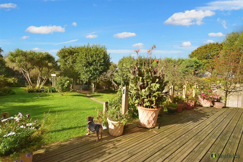 High Salterns, Seaview, PO34 5AS 4 bed detached house for sale £750,000