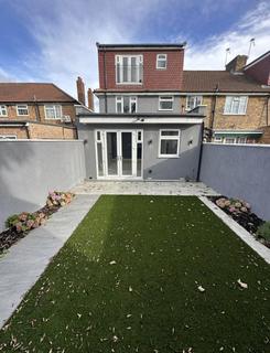4 bedroom end of terrace house for sale, St. Andrews Road, London, W3