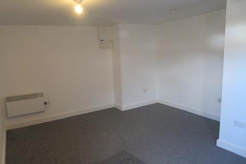 Studio to rent, Eastway, Shaw, OL2