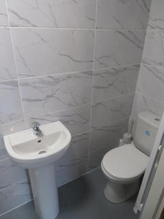 Studio to rent, Eastway, Shaw, OL2