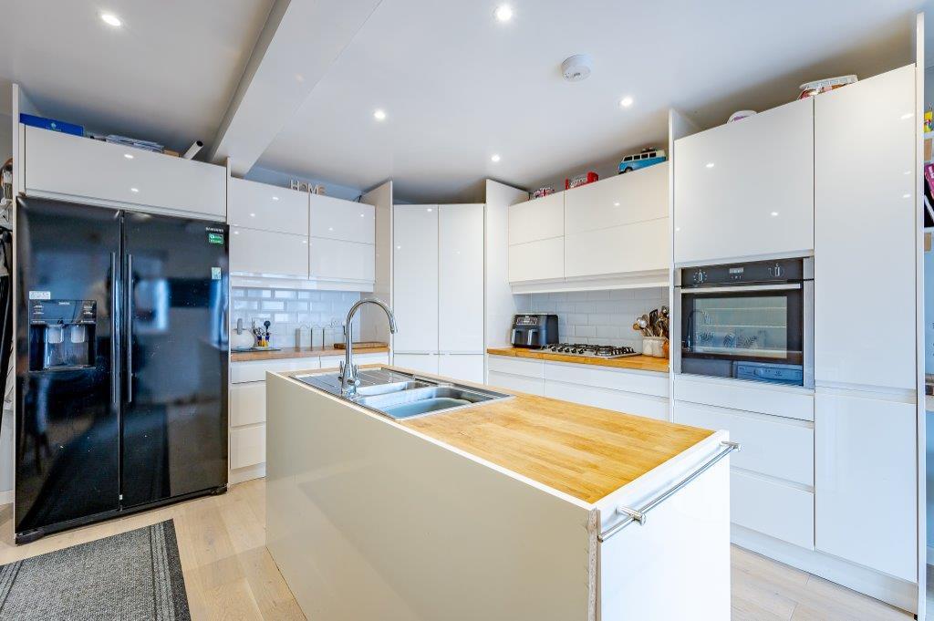 Tugwell Road, Eastbourne BN22 3 bed end of terrace house £295,000
