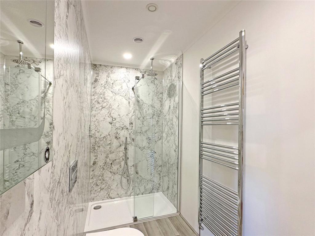 En Suite Bathroom