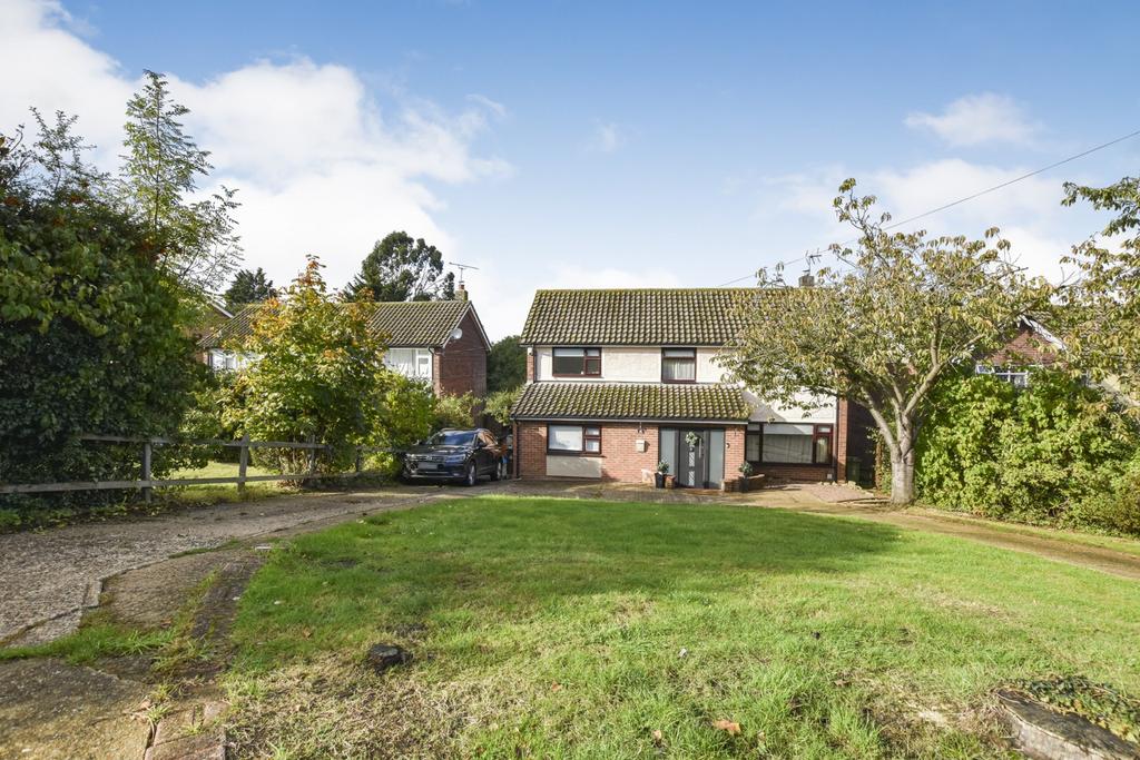 Beacon Hill, Maldon, Essex, CM9 3 bed detached house £575,000