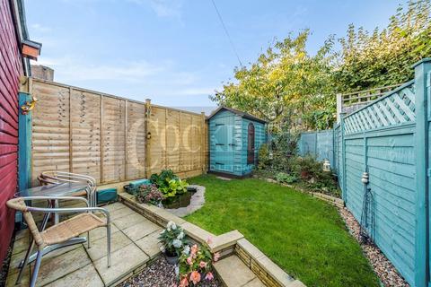 61 Prestbury Square, London, SE9 4LZ