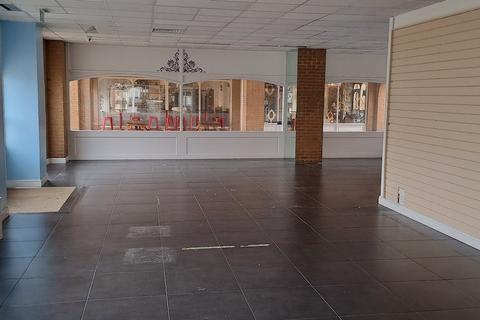 Retail property (high street) to rent - Brighton Marina Village, Brighton BN2