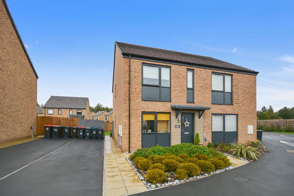 Corbett Crescent, Hucknall 2 bed semidetached house for sale £135,000