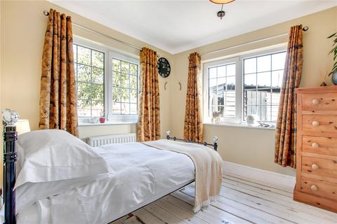 Corner Patch Wrotham Road, Meopham, Gravesend, DA13 0QR