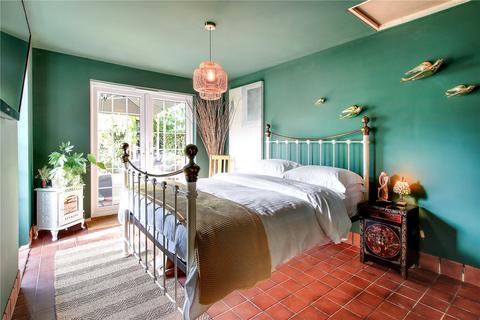 Corner Patch Wrotham Road, Meopham, Gravesend, DA13 0QR