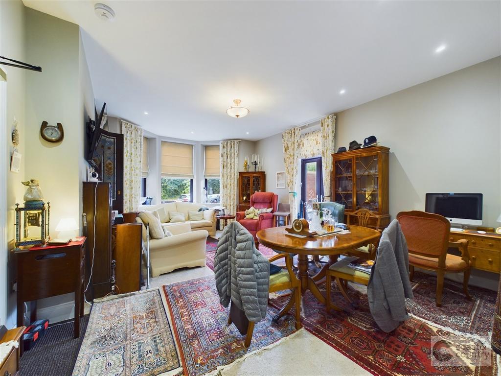 Brimley Road, Bovey Tracey 2 bed ground floor flat for sale £315,000