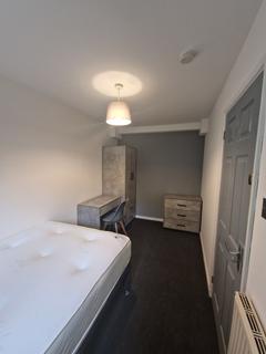6 bedroom house to rent, 9 Falcon Close, Lenton, Nottingham, NG7 2DL