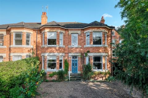 47 Battenhall Road, Worcester, WR5 2BQ